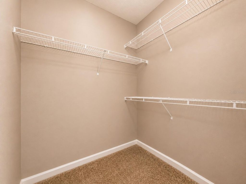 Image 28 of property listing at 802 CREST PINES DRIVE 836, Orlando, FL 32828