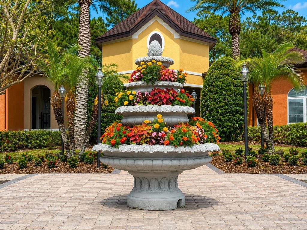 Image 5 of property listing at 802 CREST PINES DRIVE 836, Orlando, FL 32828