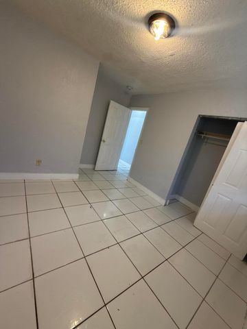 720 SW 7th Street 4, Dania Beach, FL 33004