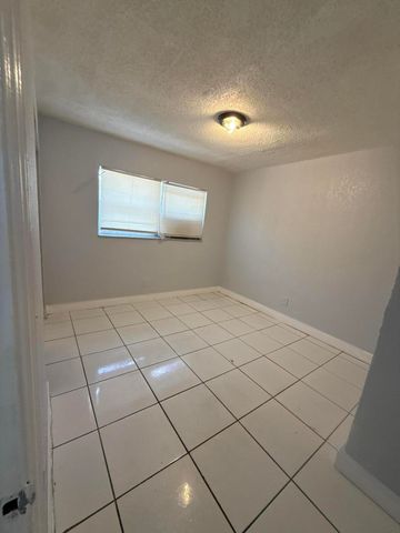 720 SW 7th Street 4, Dania Beach, FL 33004