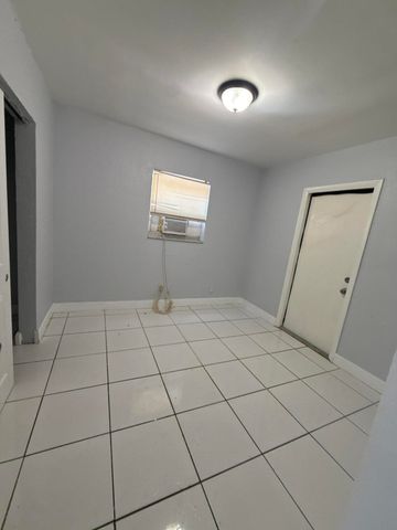 720 SW 7th Street 4, Dania Beach, FL 33004