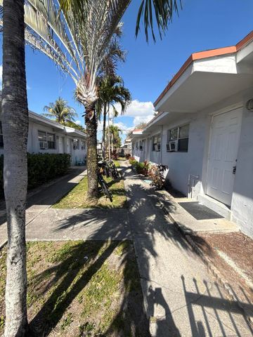 720 SW 7th Street 4, Dania Beach, FL 33004