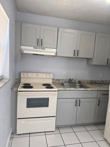 720 SW 7th Street 4, Dania Beach, FL 33004