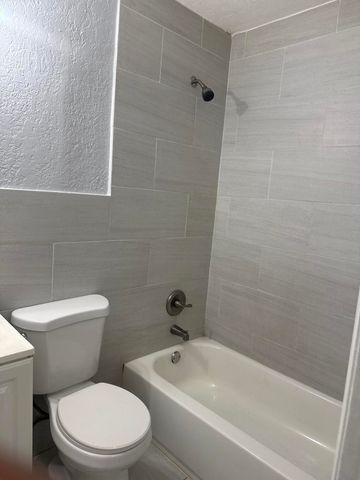 720 SW 7th Street 4, Dania Beach, FL 33004