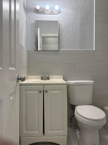 720 SW 7th Street 4, Dania Beach, FL 33004