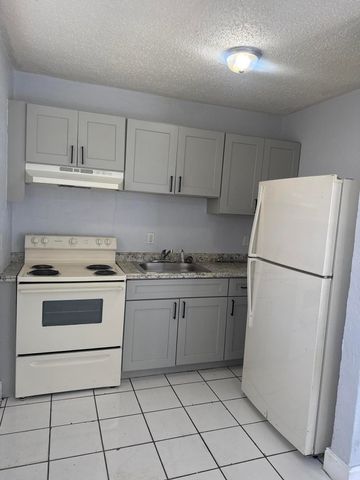 720 SW 7th Street 4, Dania Beach, FL 33004