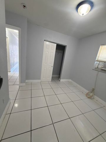 720 SW 7th Street 4, Dania Beach, FL 33004