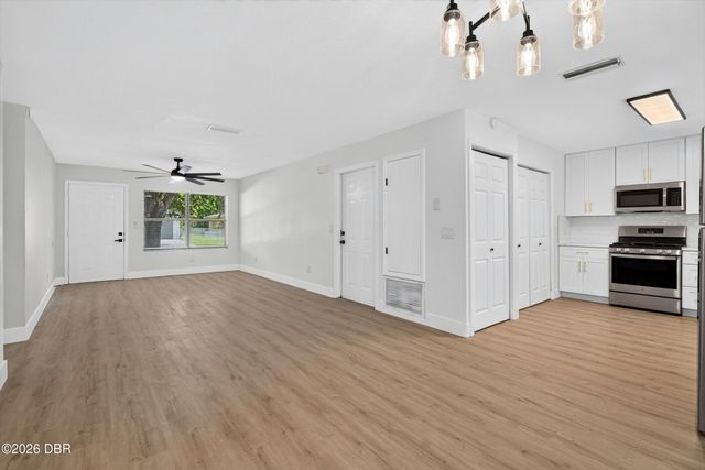 502 Loomis Trail, Daytona Beach, FL 32114
