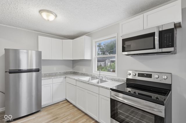 2246 N Goodlet Avenue, Indianapolis, IN 46222