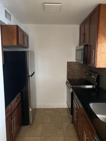 1444 Windsor Court 1, Fort Lauderdale, FL 33304