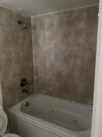 1444 Windsor Court 1, Fort Lauderdale, FL 33304