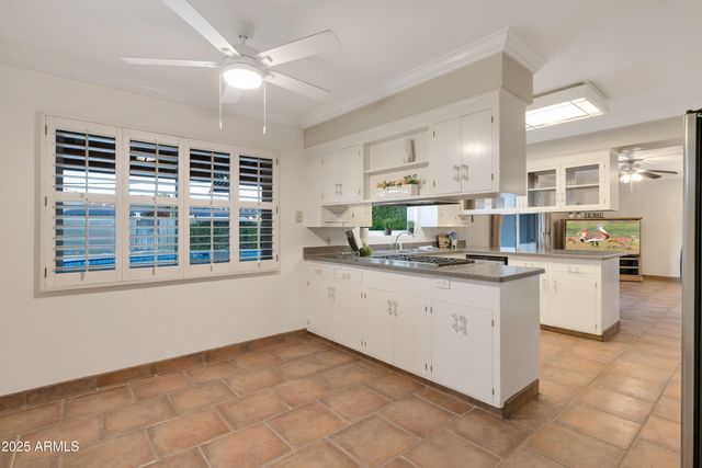 3542 E CAMELBACK Road, Phoenix, AZ 85018