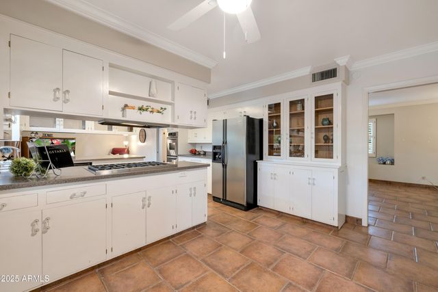 3542 E CAMELBACK Road, Phoenix, AZ 85018