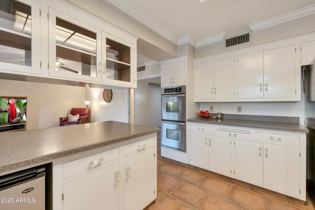 3542 E CAMELBACK Road, Phoenix, AZ 85018