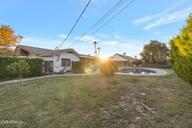 3542 E CAMELBACK Road, Phoenix, AZ 85018