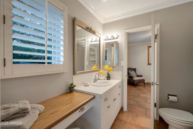 3542 E CAMELBACK Road, Phoenix, AZ 85018