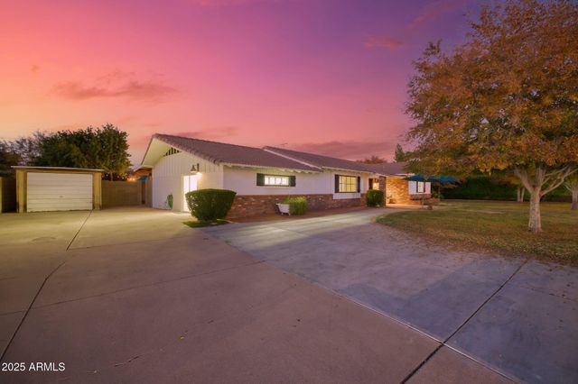 3542 E CAMELBACK Road, Phoenix, AZ 85018