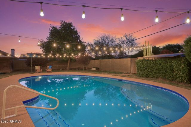 3542 E CAMELBACK Road, Phoenix, AZ 85018