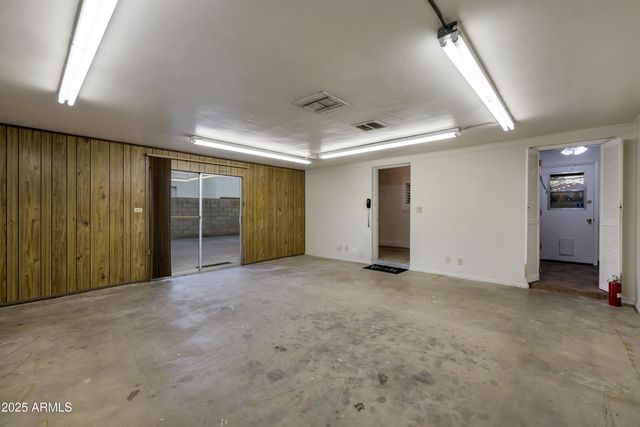 3542 E CAMELBACK Road, Phoenix, AZ 85018