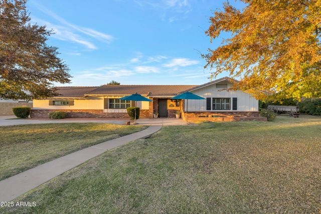 3542 E CAMELBACK Road, Phoenix, AZ 85018