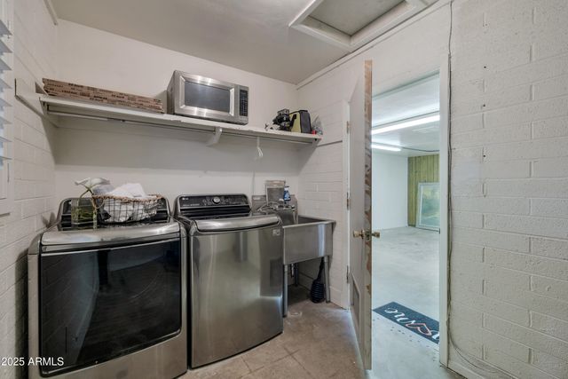 3542 E CAMELBACK Road, Phoenix, AZ 85018