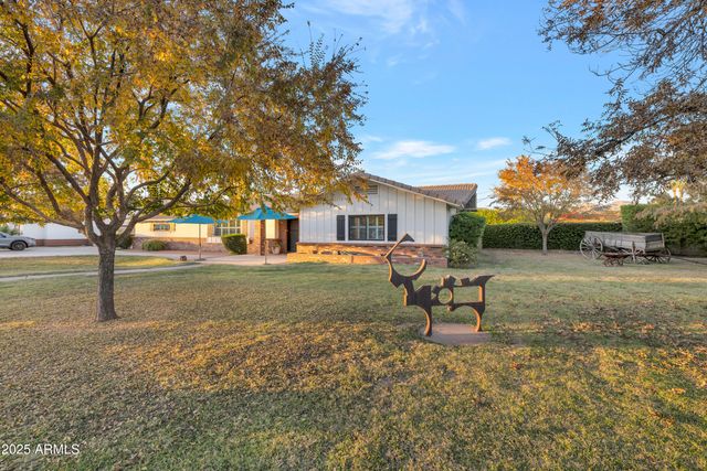 3542 E CAMELBACK Road, Phoenix, AZ 85018