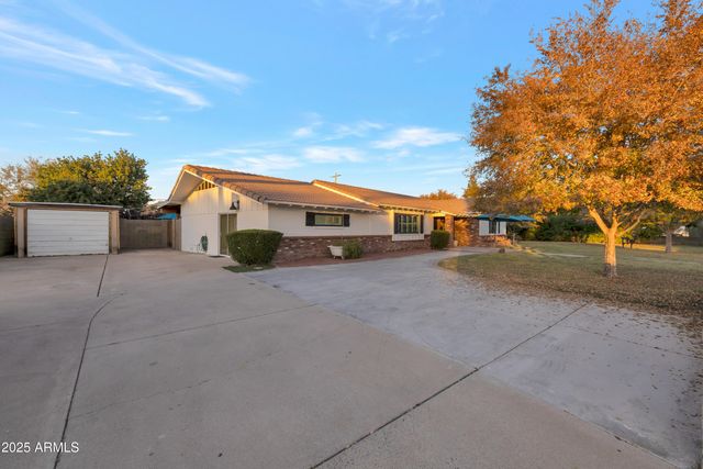 3542 E CAMELBACK Road, Phoenix, AZ 85018