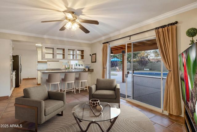 3542 E CAMELBACK Road, Phoenix, AZ 85018