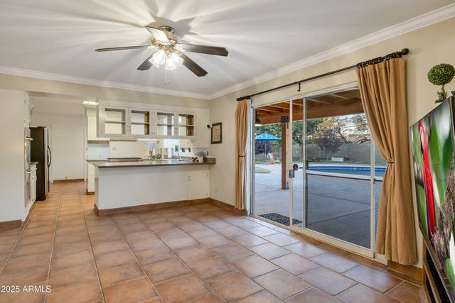 3542 E CAMELBACK Road, Phoenix, AZ 85018