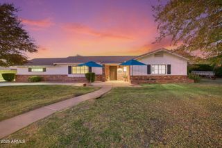 3542 E CAMELBACK Road, Phoenix, AZ 85018