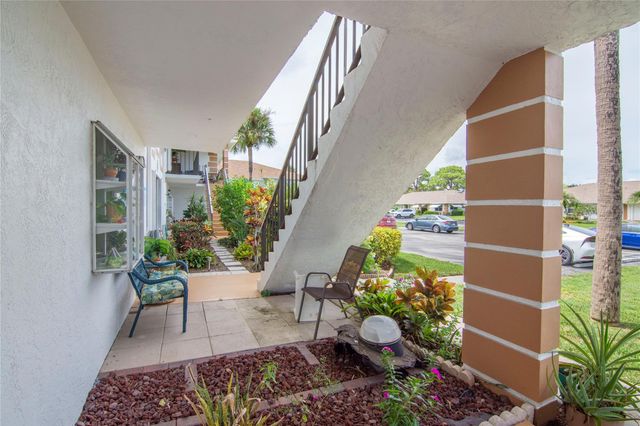 1217 S Lakes End Dr A1, Fort Pierce, FL 34982