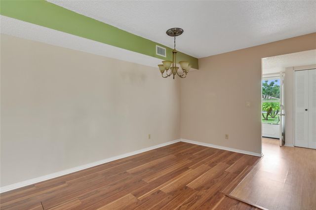 1217 S Lakes End Dr A1, Fort Pierce, FL 34982