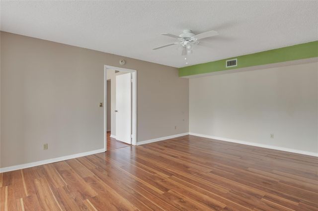 1217 S Lakes End Dr A1, Fort Pierce, FL 34982