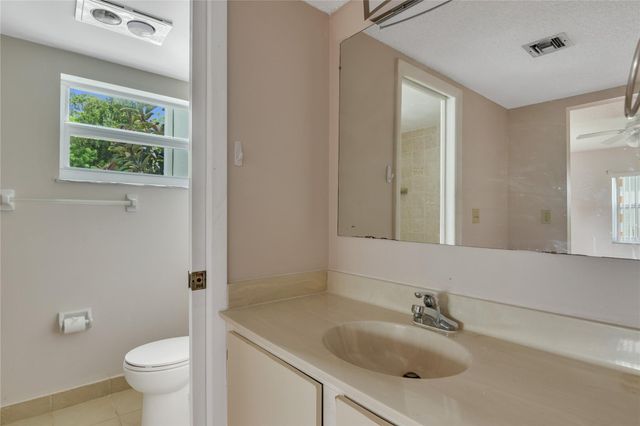 1217 S Lakes End Dr A1, Fort Pierce, FL 34982