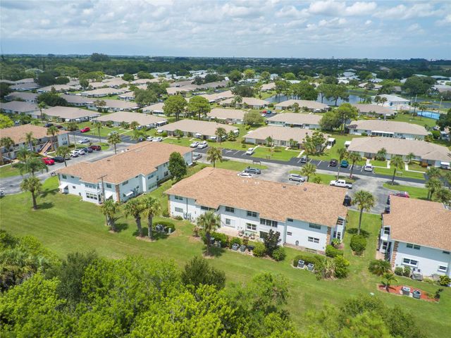 1217 S Lakes End Dr A1, Fort Pierce, FL 34982