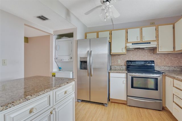 1217 S Lakes End Dr A1, Fort Pierce, FL 34982