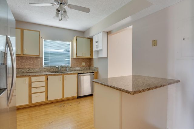 1217 S Lakes End Dr A1, Fort Pierce, FL 34982