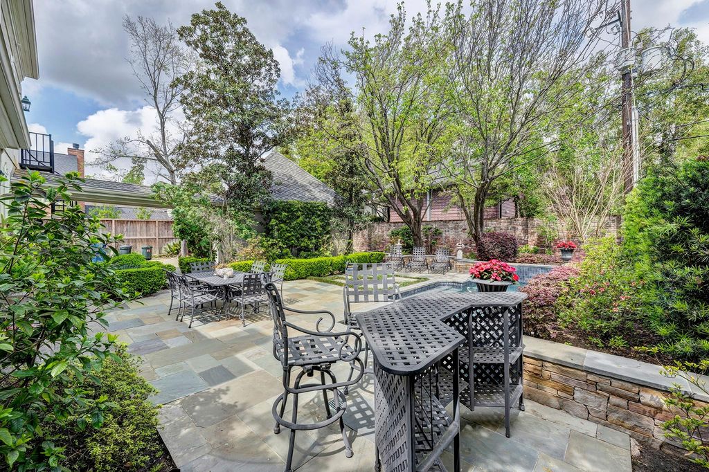 Image 35 of property listing at 3744 Inwood Drive, Houston, TX 77019