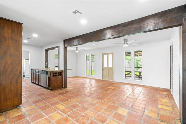 6106 Orangewood Dr, Corpus Christi, TX 78412