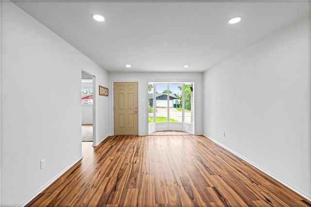 6106 Orangewood Dr, Corpus Christi, TX 78412