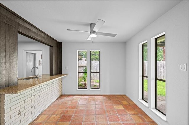 6106 Orangewood Dr, Corpus Christi, TX 78412