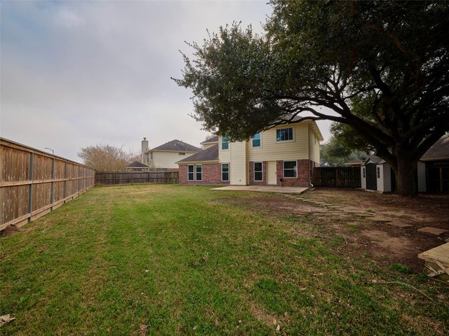 4801 E Columbary Drive, Rosenberg, TX 77471