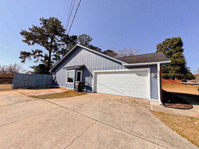 104 Rolling Pines Drive, Enterprise, AL 36330