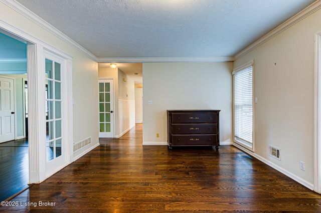 7003 Quail Brace Ct, Louisville, KY 40241