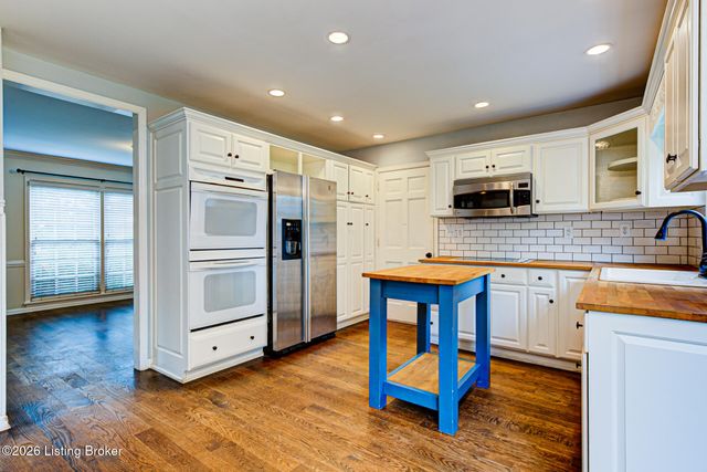 7003 Quail Brace Ct, Louisville, KY 40241