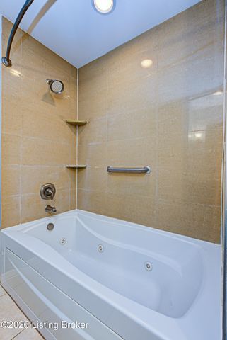 7003 Quail Brace Ct, Louisville, KY 40241