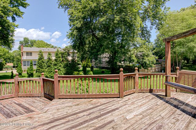 7003 Quail Brace Ct, Louisville, KY 40241