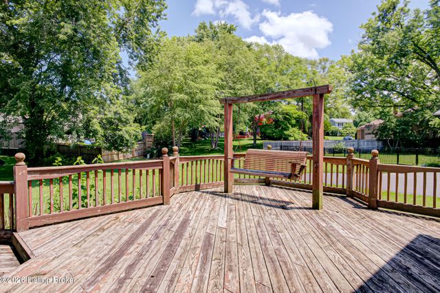 7003 Quail Brace Ct, Louisville, KY 40241