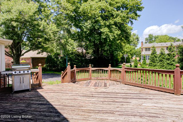 7003 Quail Brace Ct, Louisville, KY 40241