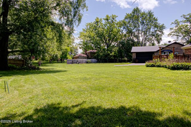 7003 Quail Brace Ct, Louisville, KY 40241